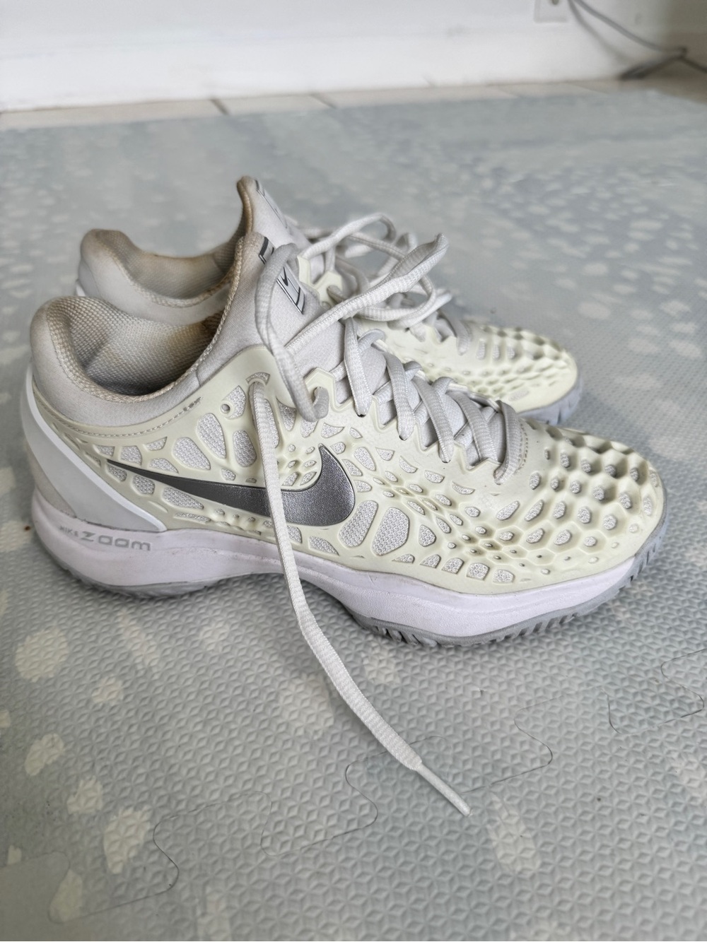 Nike Women’s Zoom Cage 3 Tennis Sneaker